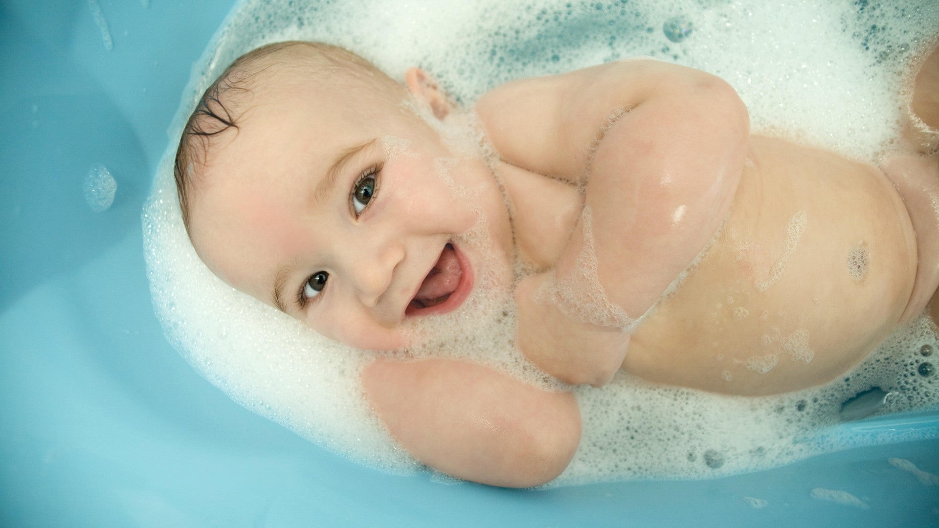 How often to bathe a newborn?